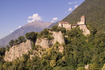 Fototapeta na wymiar Südtirol, Dorf Tirol, Schloss Tirol