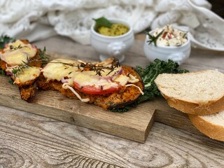 Gegrillte Aubergine feta dip