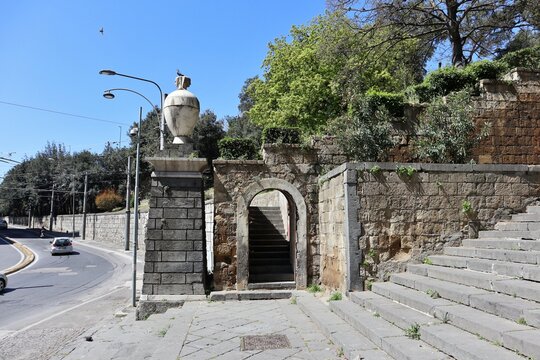 Napoli - Entrata dei Giardini Principessa Jolanda