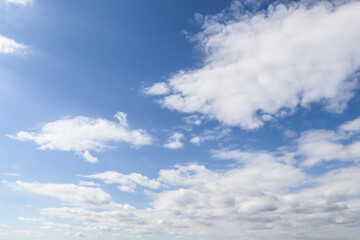 Obraz premium View of beautiful blue sky with white clouds