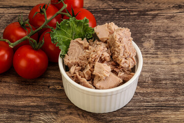 Canned tuna fillet in the bowl