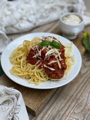 Organic lifestyle spaghetti bolognese