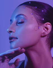 Photography of beauty inspirated in serie Euphoria, whith color purples nad blues, in home, in...
