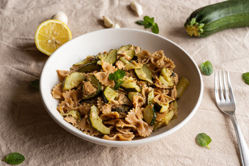 Pasta with zucchini and tuna fish