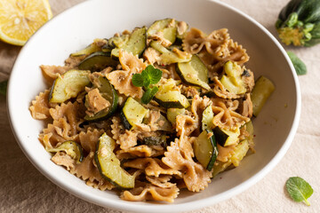 Pasta with zucchini and tuna fish