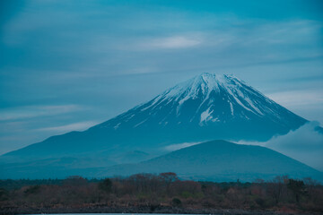 Fototapeta premium 本栖湖と富士山