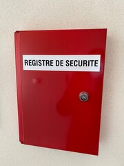 registre de sécurité dans boite dans immeuble  - 427958790