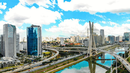 Fototapeta na wymiar Ponte Estaiada - Octávio Frias de Oliveira