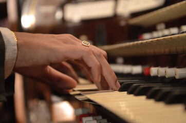 Mano al Piano