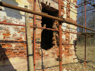 An old abandoned building on a sunny day.