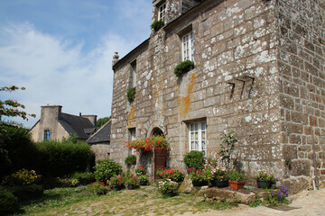 Fototapeta na wymiar stone house in locronan in brittany (france)