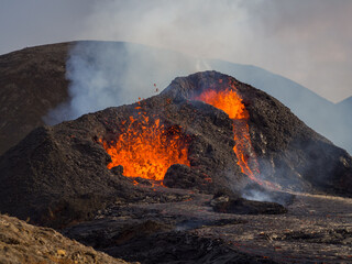 Vulkan in Island Vulkanausbruch mit Lava