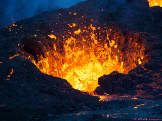 Vulkan in Island Vulkanausbruch mit Lava © Sabi