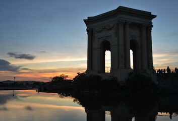 Fototapeta na wymiar sunset over the arch