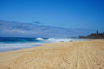 Waves crashing along Sunset Beach, Pupukea, North Shore, Oahu, Hawaii, USA