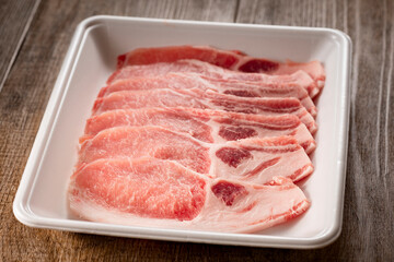 Fototapeta premium トレーに入った国産豚肉 生姜焼き用 ポークジンジャー