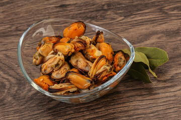 Pickled mussels in the bowl
