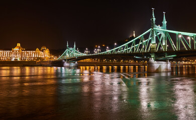 Fototapeta na wymiar Night views of Budapest