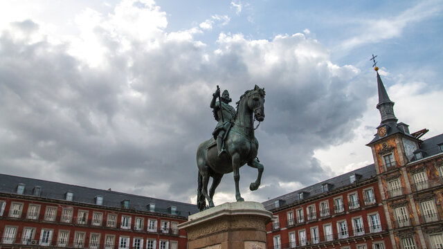 Low angle shot of King Philp lll statue at plaza de mayor in Madrid, Spain