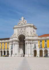 Obraz premium central square in Lisbon. great arch. walks in Europe. Lisbon is the capital