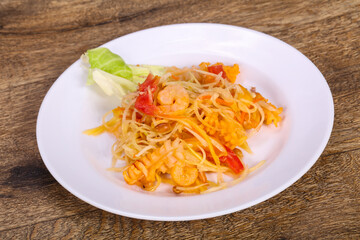 Thai salad with papaya and prawn