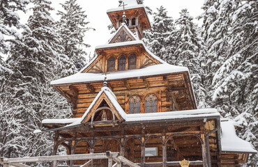 Piękny zimowy widok na panoramę gór Tatry © mirame111