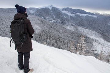Fototapeta na wymiar Piękny zimowy widok na panoramę gór Tatry