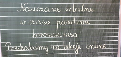 Tablica szkolna, Nauka zdalna w czasie pandemi © Beenis