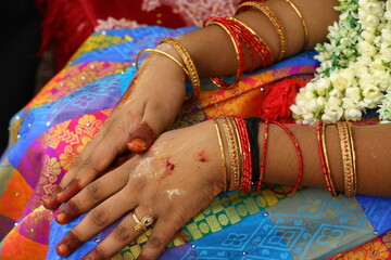 henna on hands, cute girl hands, boggles, design, hand design, henna design, 