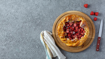 Opened strawberry pie.