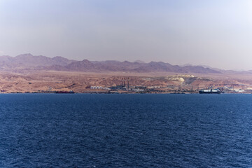 Obraz premium Crude Oil Plant, Gulf Of Oman, Salalah, Oman