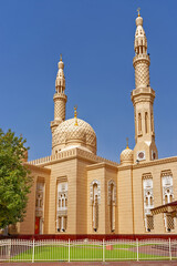 Fototapeta na wymiar Jumeirah Road, Jumeirah Mosque, Dubai