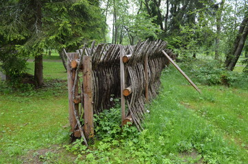 Prosty naturalny płot