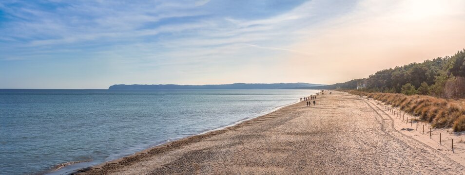 Landschaftspanorama, traumhafter Ostseestrand bei Prora an der Ostsee auf R&uuml;gen