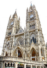 Fototapeta premium The Basilica del Voto Nacional in Quito, Ecuador. 