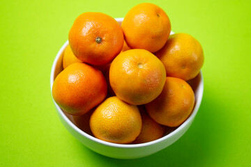 bowl of oranges