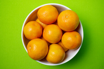bowl of oranges