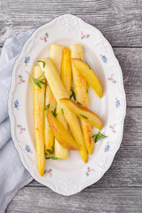 Asparagus salad with pears