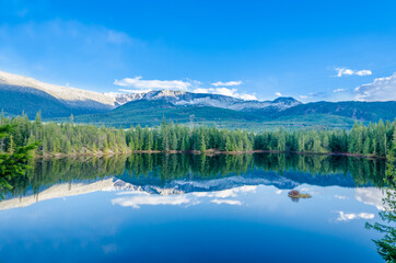 Obraz na płótnie Canvas Majestic mountain lake in Canada.