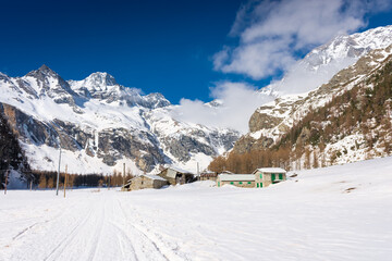 Fototapeta na wymiar Snowy landscape in Pian della Mussa mountain, Piedmont, Italy