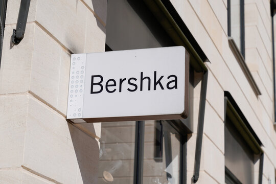 Bershka Images – Browse 241 Stock Photos, Vectors, and Video | Adobe Stock