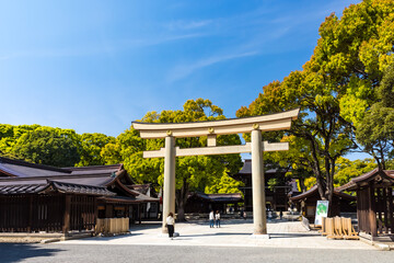 (東京都ｰ都市風景)春の明治神宮南玉垣鳥居風景２
