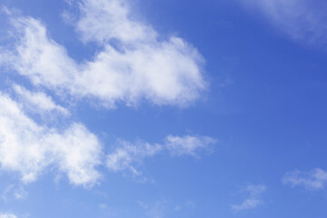 Obraz premium Beautiful blue sky with white clouds outdoors