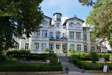 Obraz premium Bäderarchitektur Promenade Ostseebad Zinnowitz