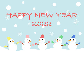 2022年年賀状　5体の雪だるまが並ぶ風景