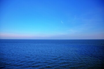 Obraz premium blue sky and sea