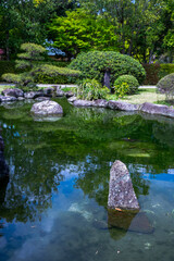 Fototapeta na wymiar 日本庭園の静かな春の景色