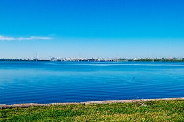 Obraz premium Morning of McKay Bay beach in Tampa, Florida