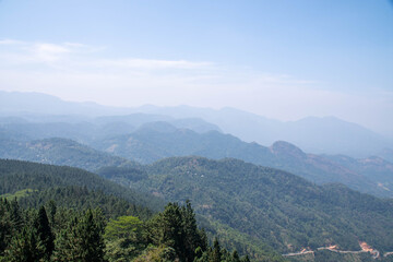 Fototapeta na wymiar Ambuluwawa Mountain Hill in der Nähe von Kandy auf Sri Lanka