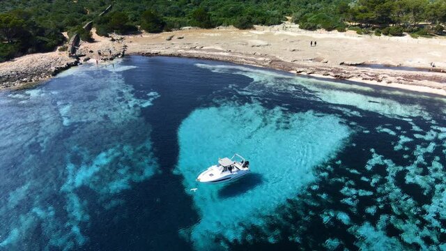 Son Saura ,Menorca aguas azules